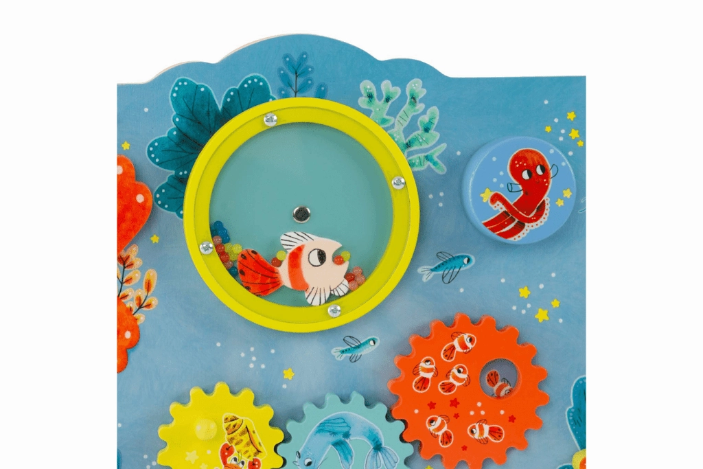Aventures De Paulie - Wooden Activity Panel