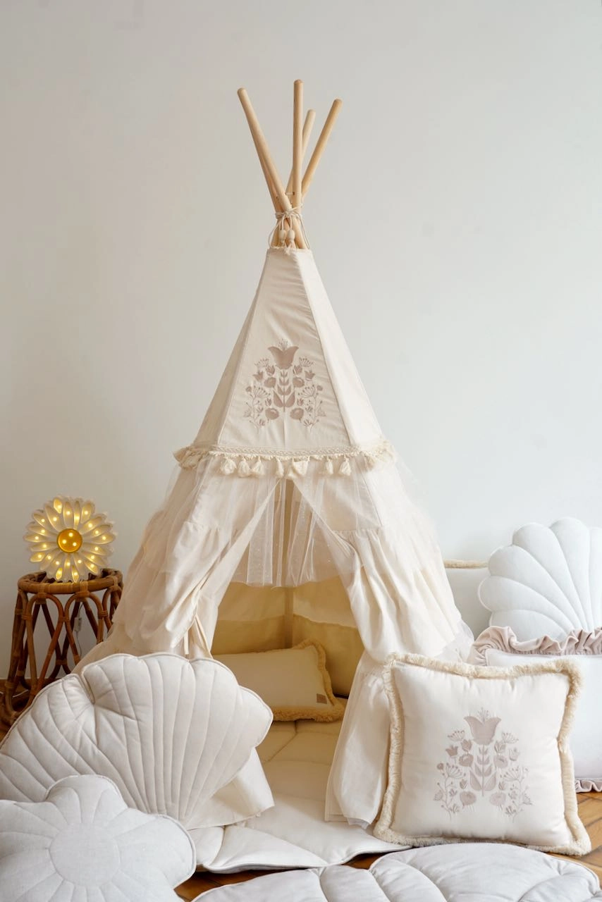 Boho Teepee Tent with Frills and "Caramel" Mat with Frill Set