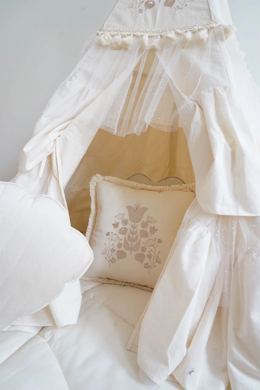 Boho Teepee Tent with Frills and "Caramel" Mat with Frill Set
