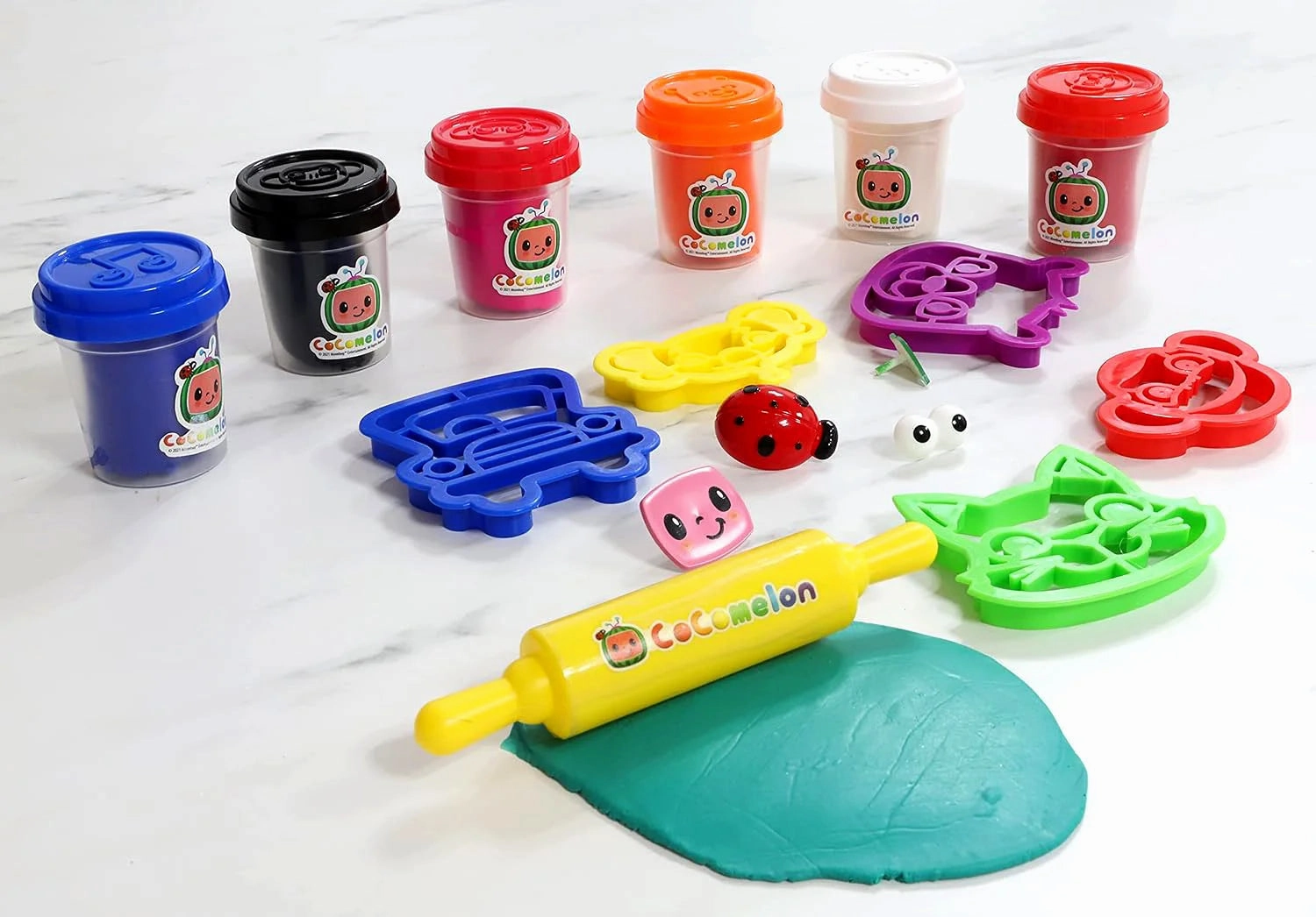 CoComelon MEGA Dough Bus