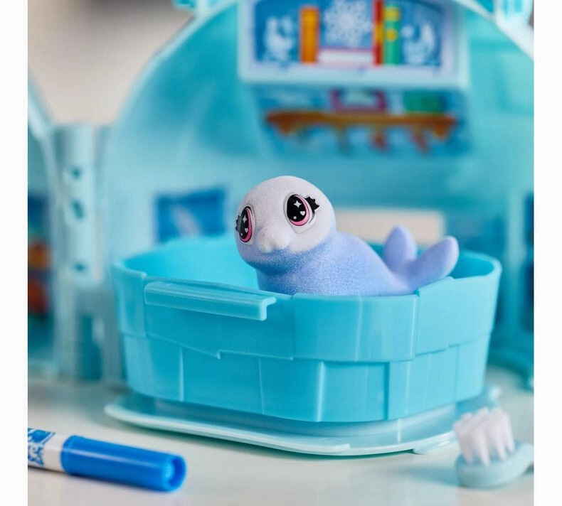 CRAYOLA Scribble Scrubbie Pets Arctic Igloo Carry Case Playset