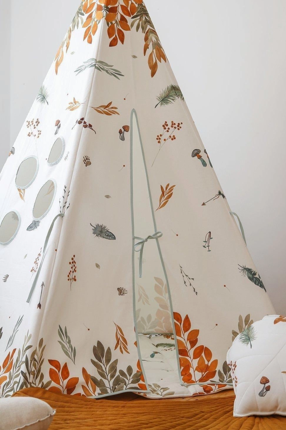 Forest Friends Teepee and Round Mat Set