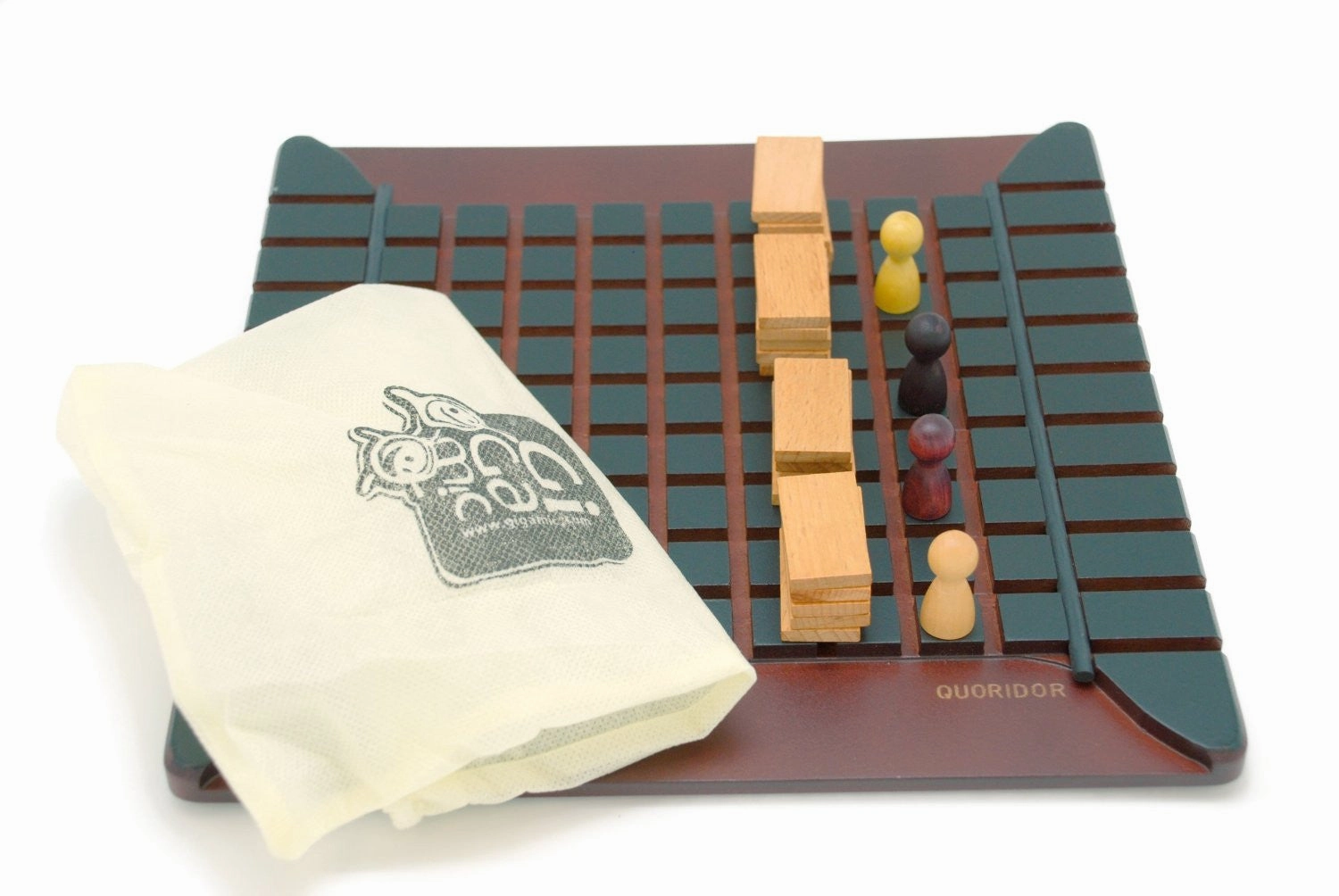 Gigamic - Quoridor Classic Game