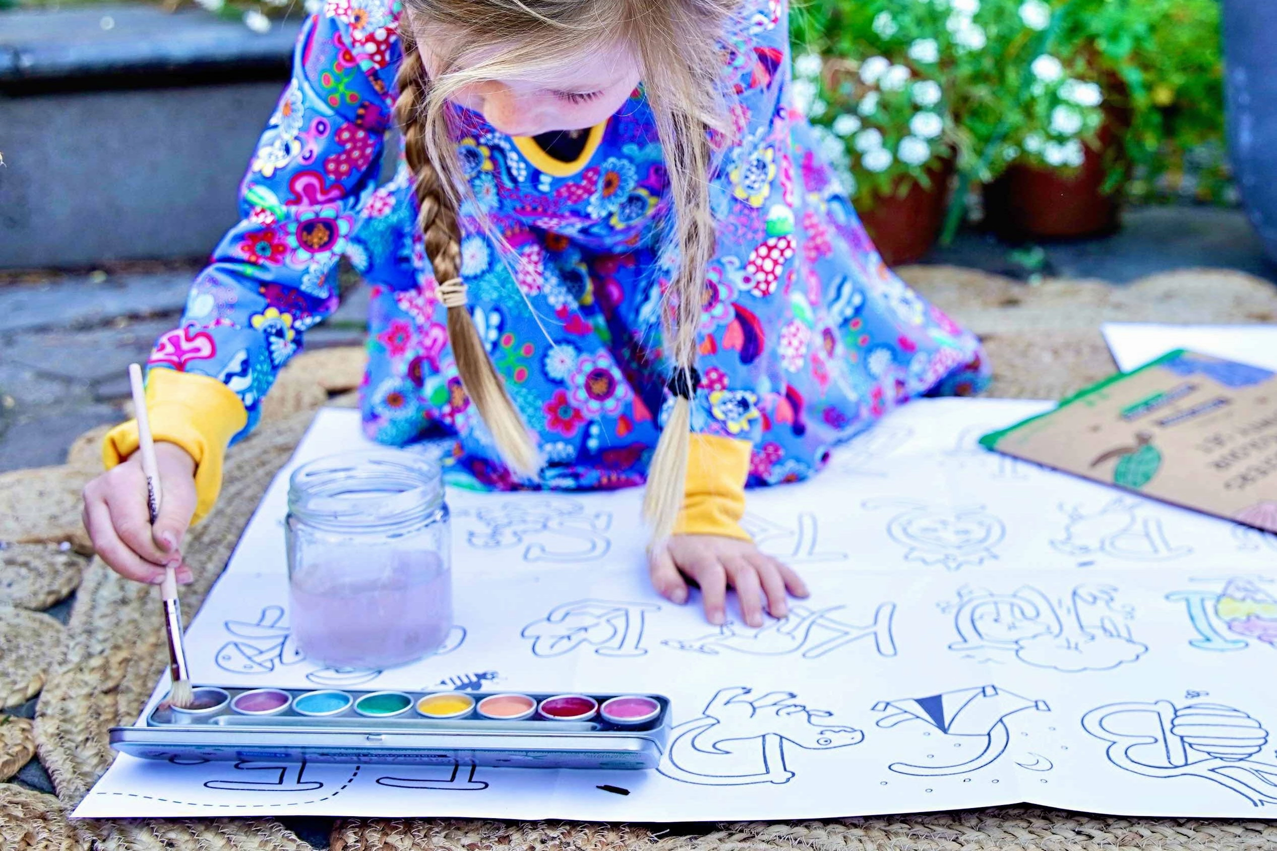 Honeysticks Jumbo Posters and Paints Activity Set