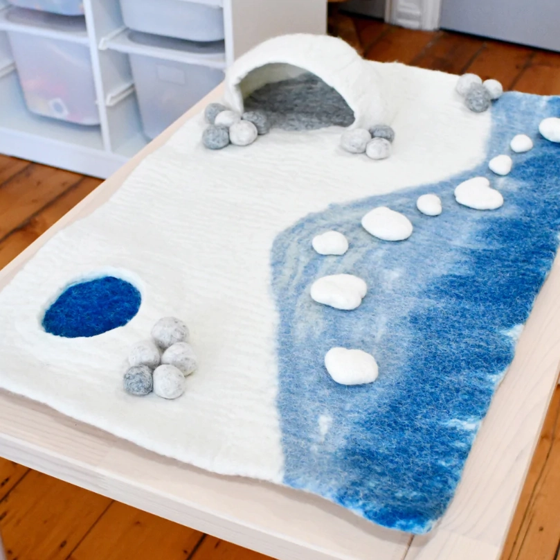 Large Arctic/Antarctic Polar Play Mat Playscape and Polar Bear Set