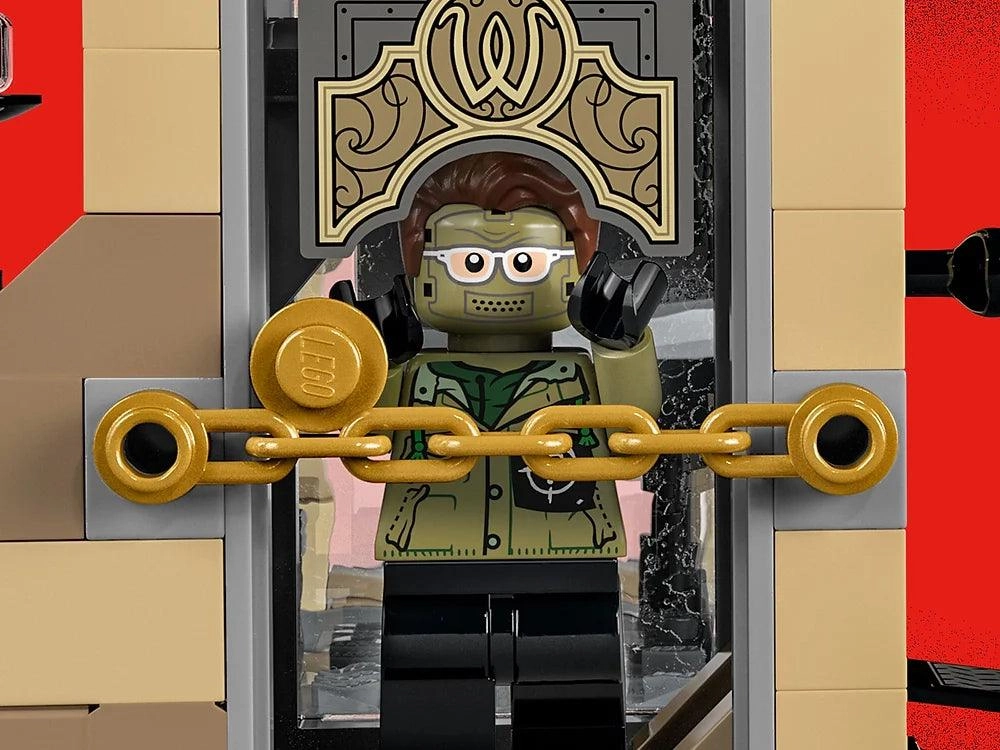 LEGO BATMAN 76183 Batcave The Riddler Face-off