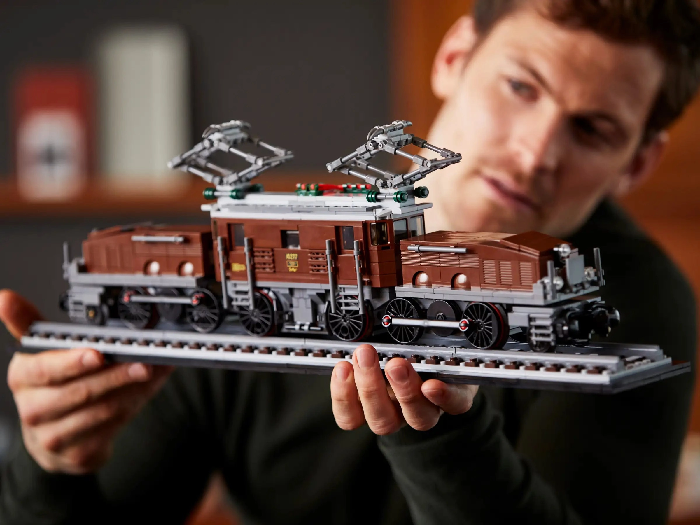 LEGO CREATOR 10277 Crocodile Locomotive