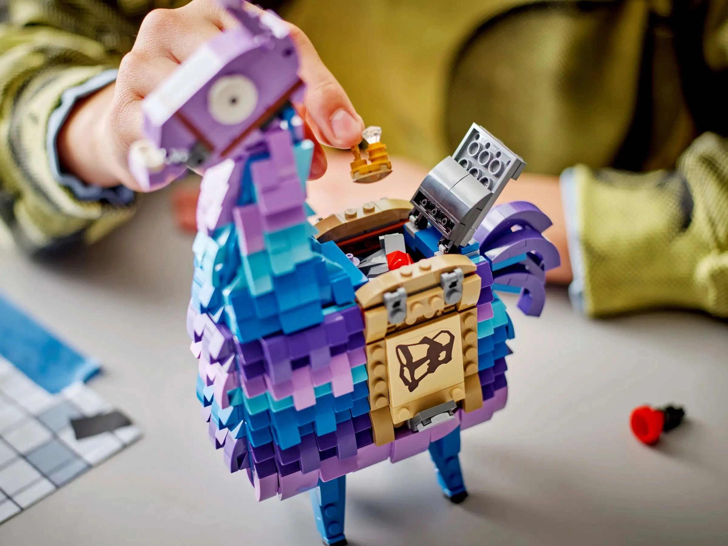 LEGO FORTNIGHT 77071 Supply Llama