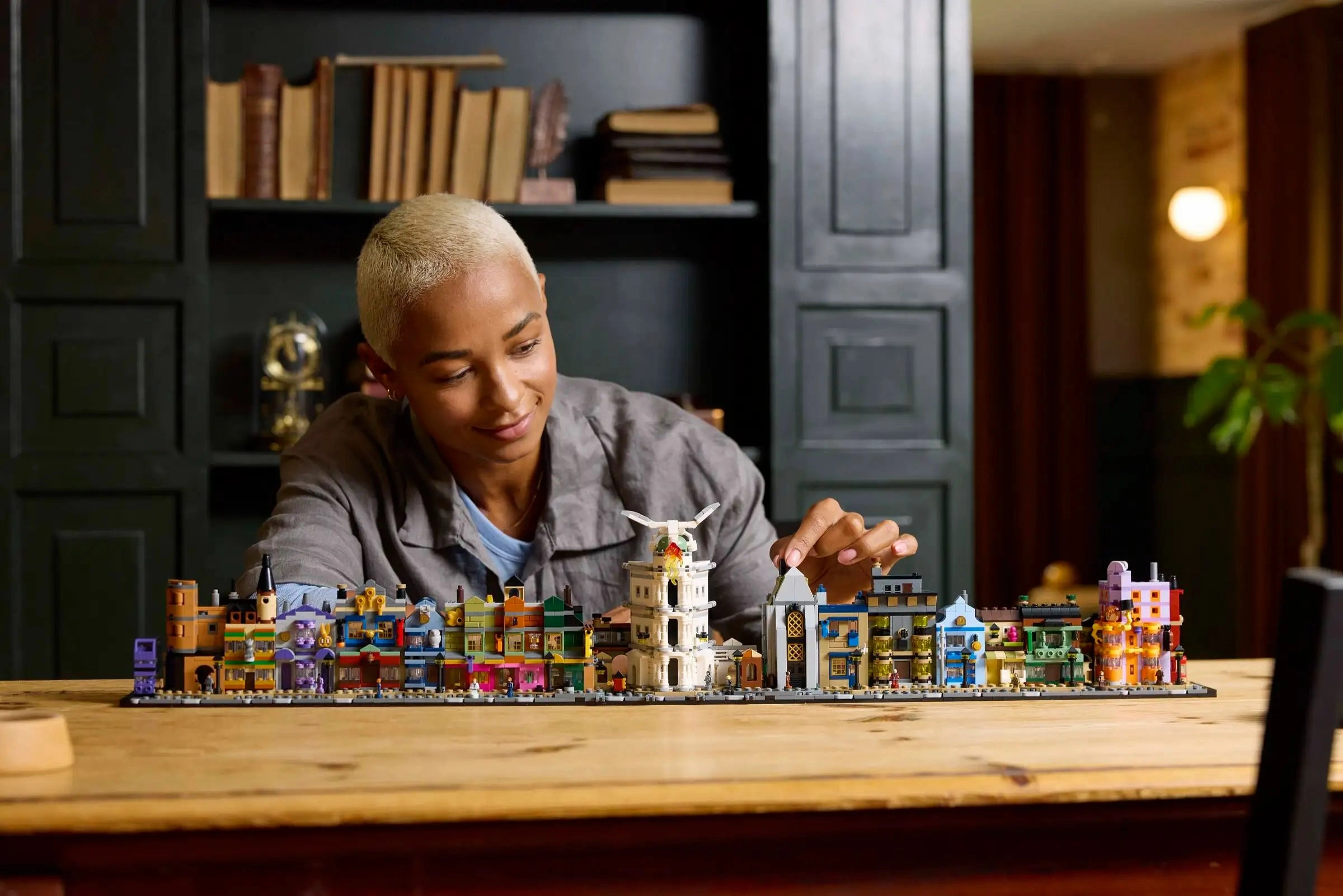 LEGO HARRY POTTER 76444 Diagon Alley Wizard Shops