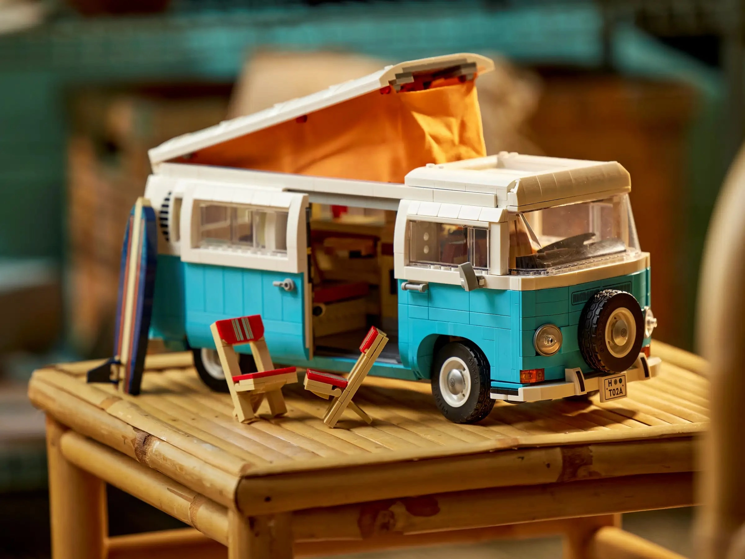LEGO ICONS 10279 Volkswagen T2 Camper Van