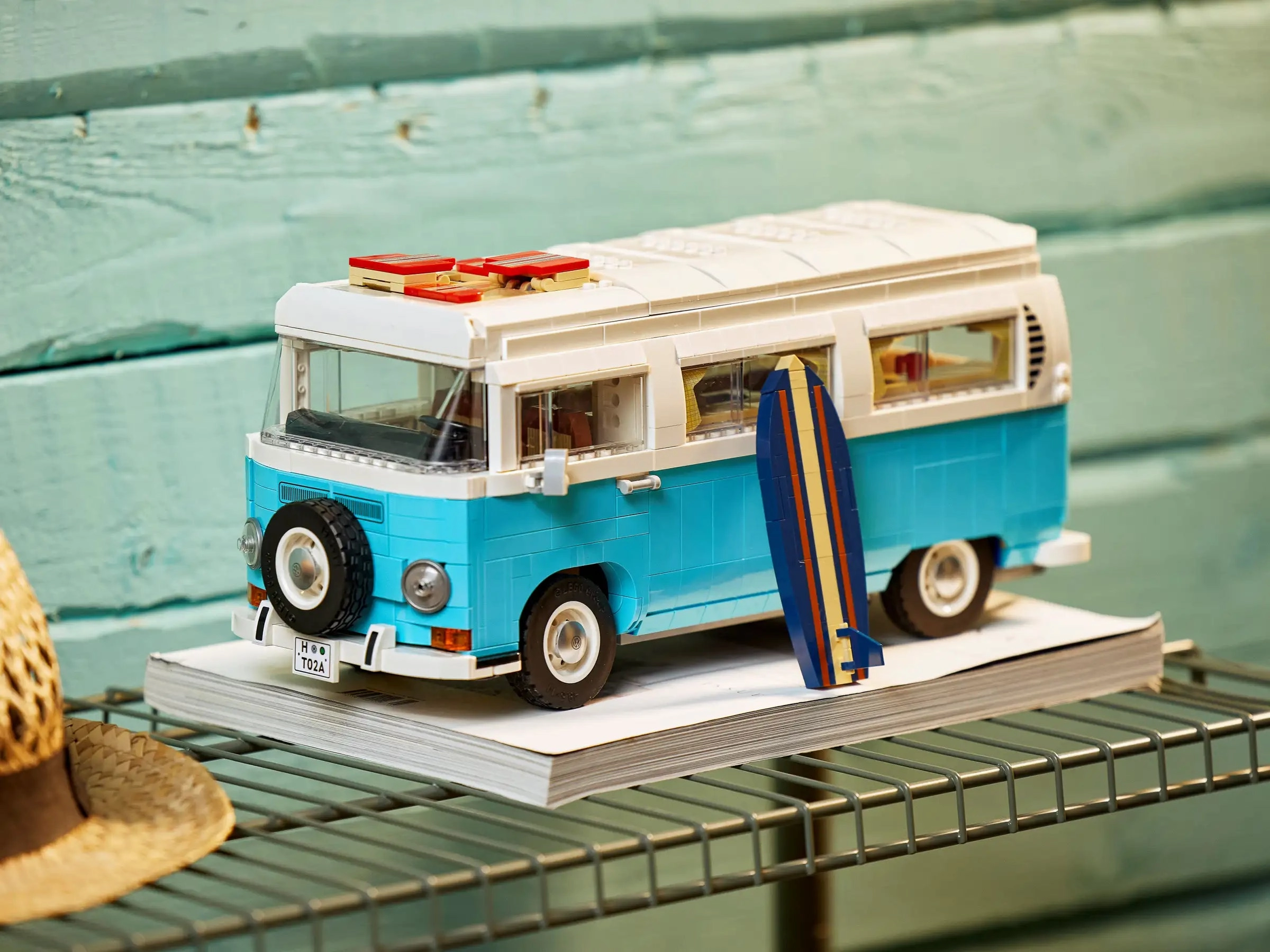 LEGO ICONS 10279 Volkswagen T2 Camper Van