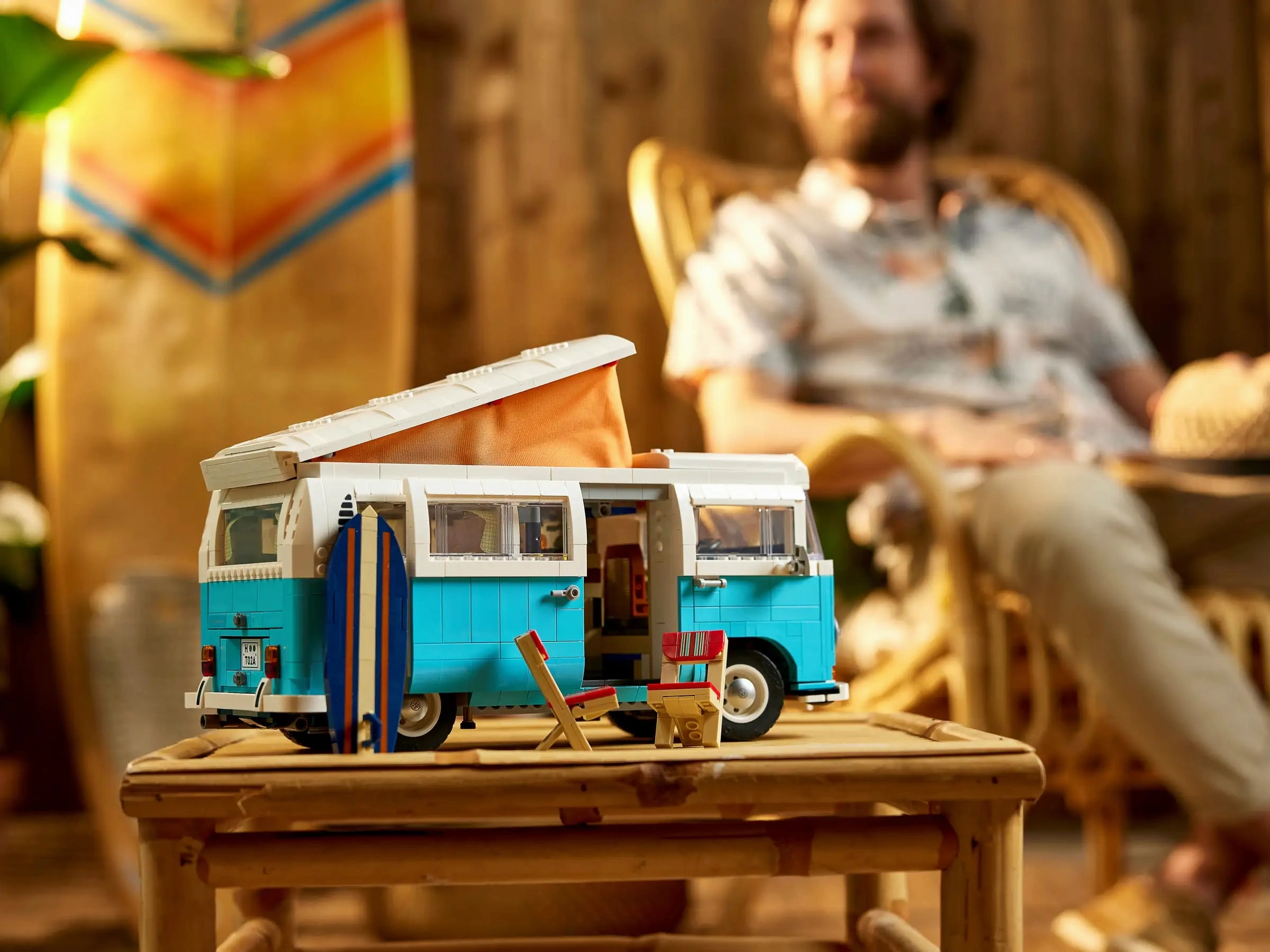 LEGO ICONS 10279 Volkswagen T2 Camper Van