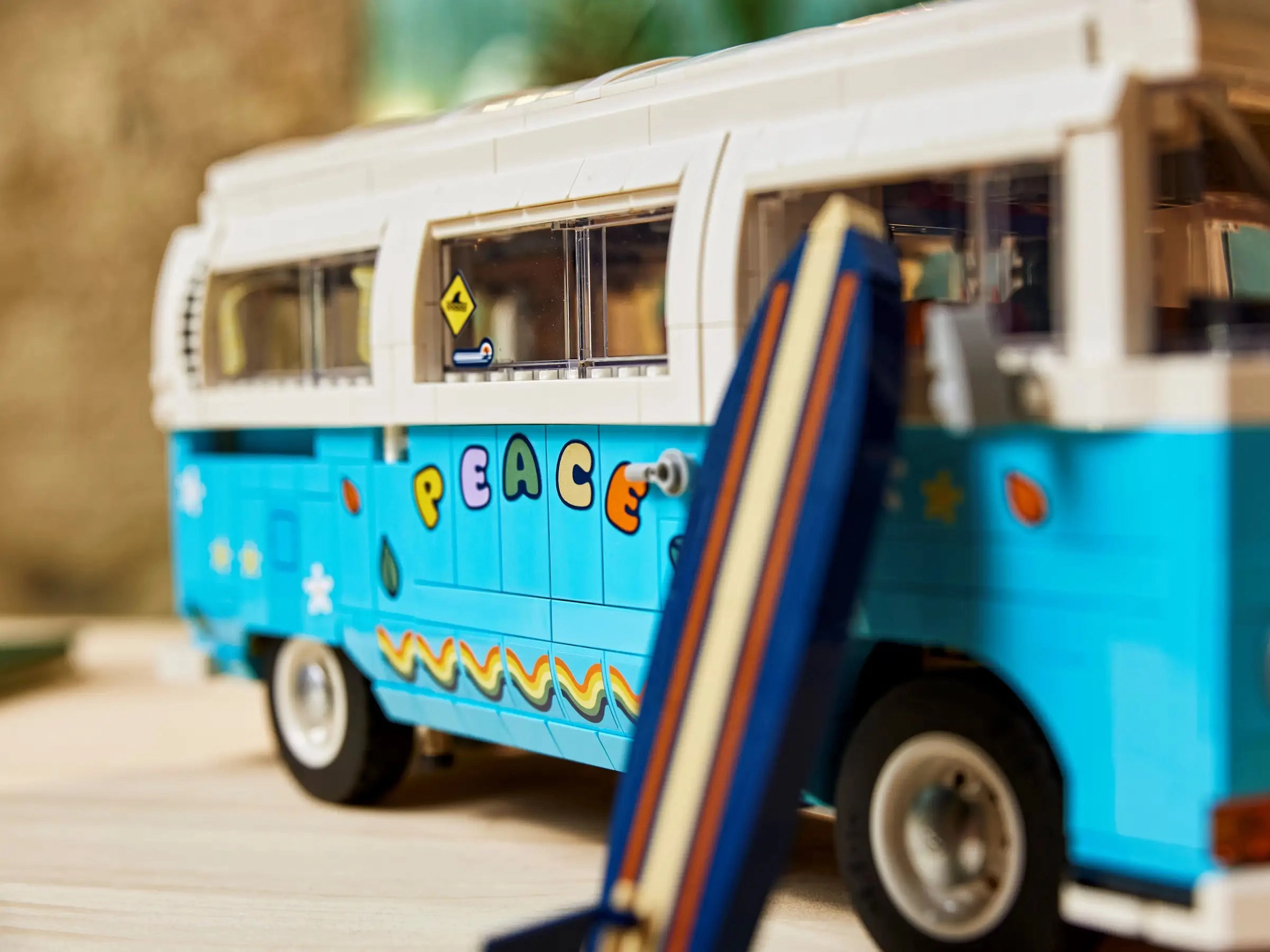 LEGO ICONS 10279 Volkswagen T2 Camper Van