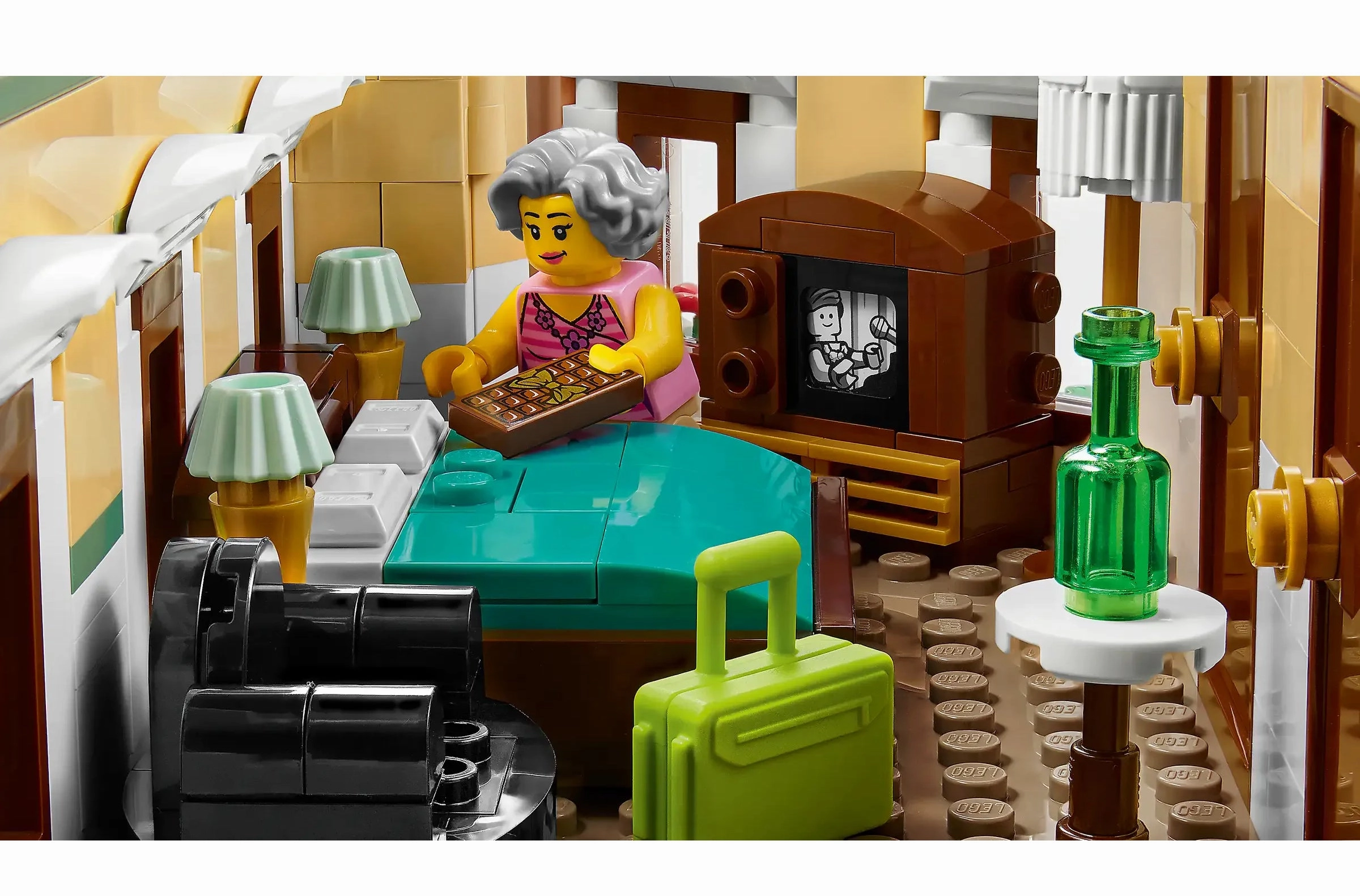 LEGO ICONS 10297 Boutique Hotel