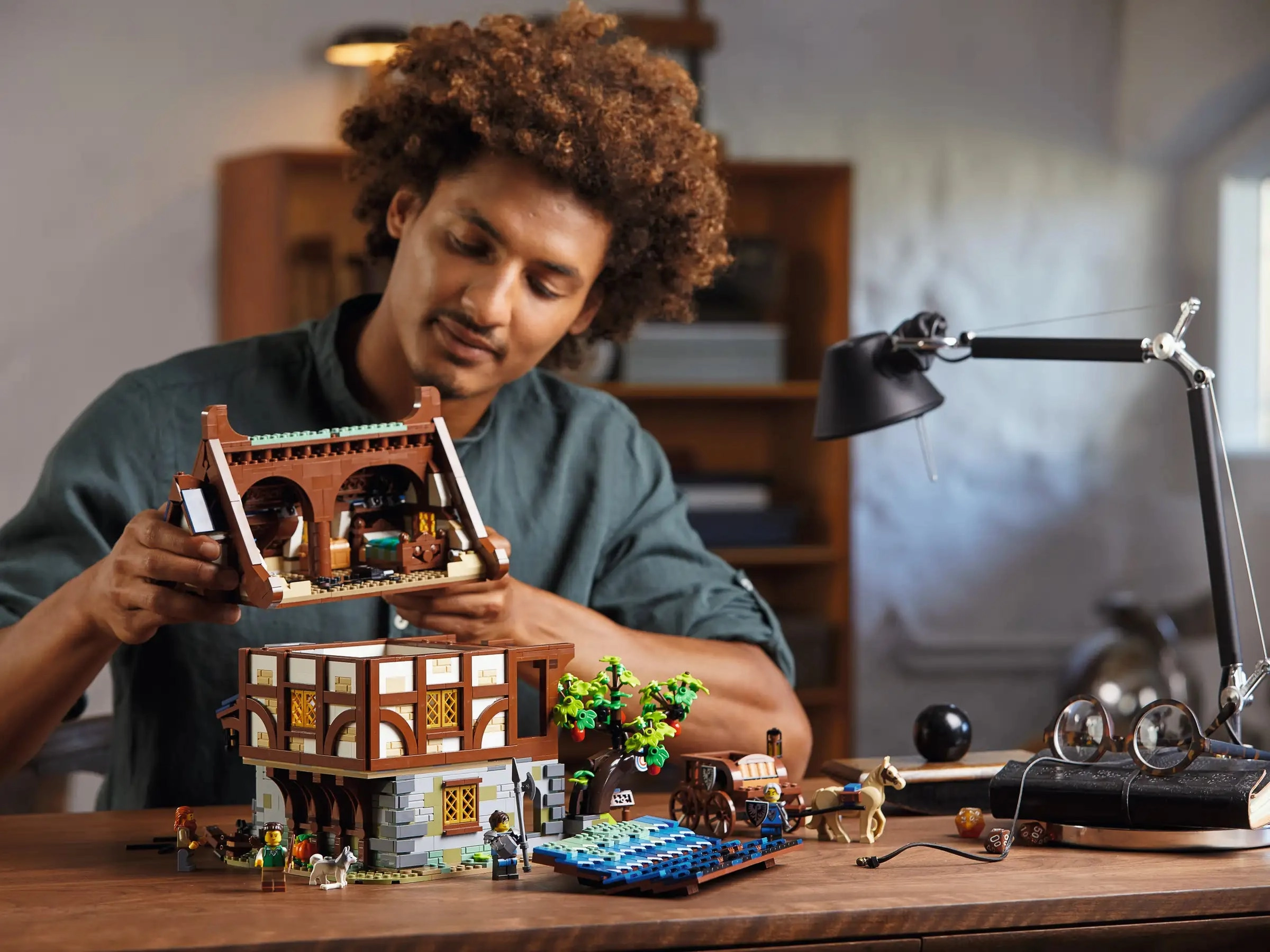 LEGO IDEAS 21325 Medieval Blacksmith