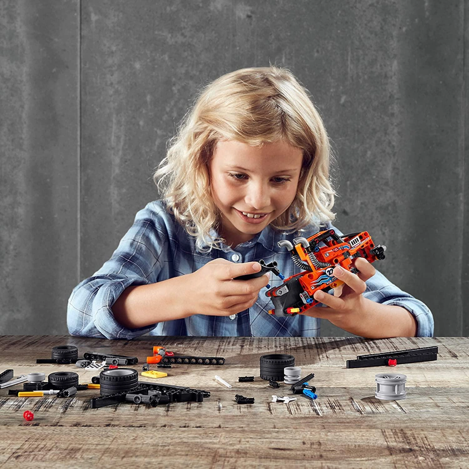 LEGO TECHNIC 42104 Racetrack Building Set