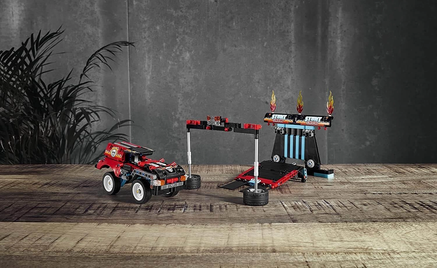 LEGO TECHNIC 42106 Stunt Show Truck & Bike Toys Set