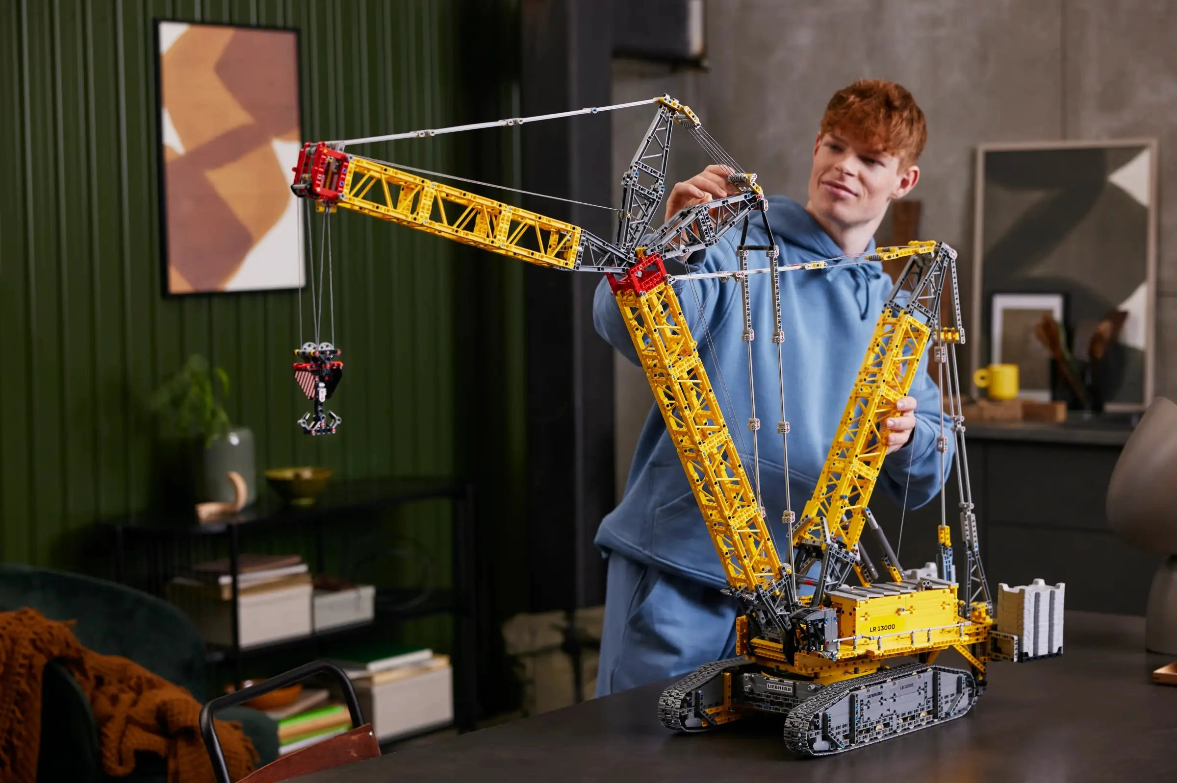 LEGO TECHNIC 42146 Liebherr Crawler Crane LR 13000