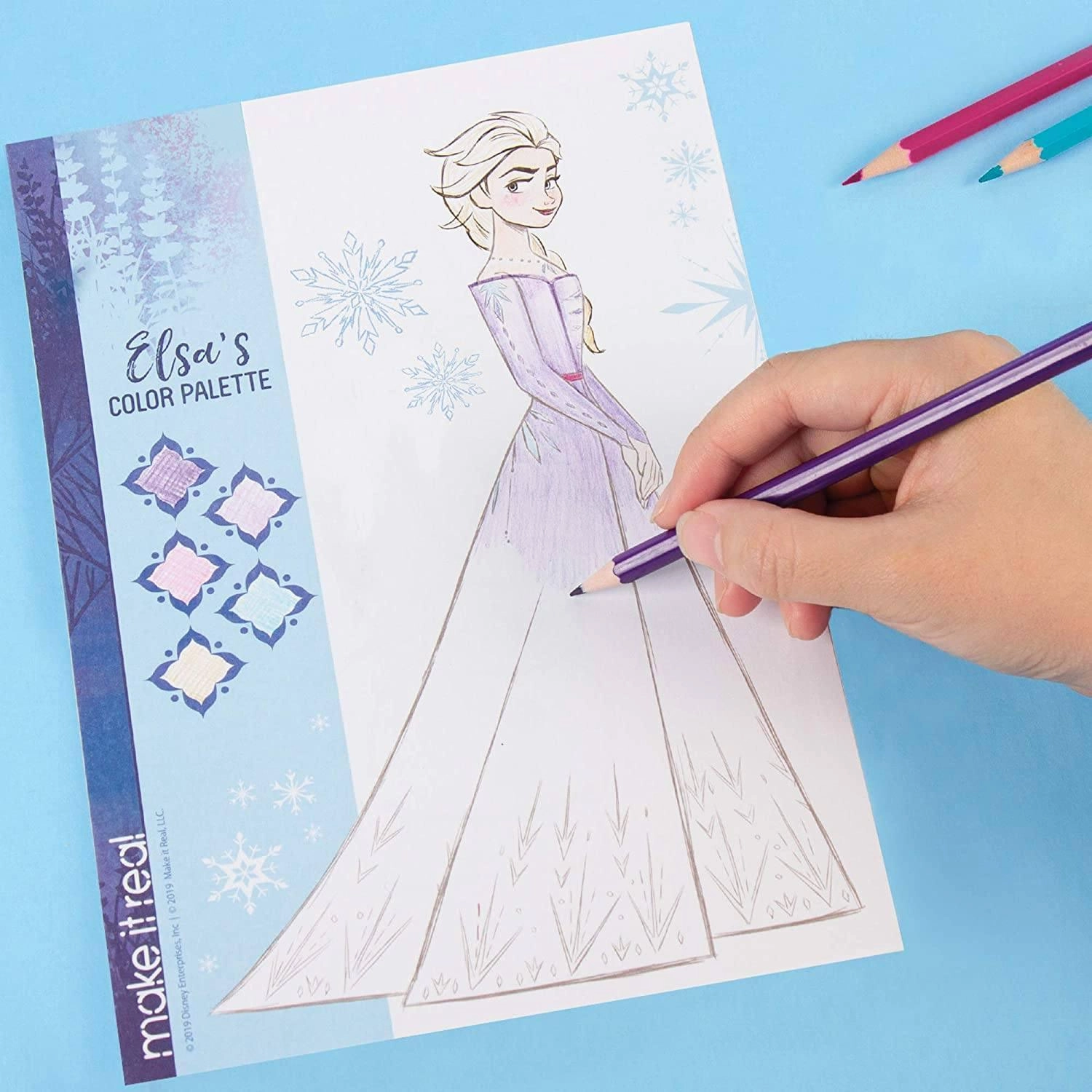 Make It Real 4254 Disney Frozen 2 Fashion Design Tracing Light Table