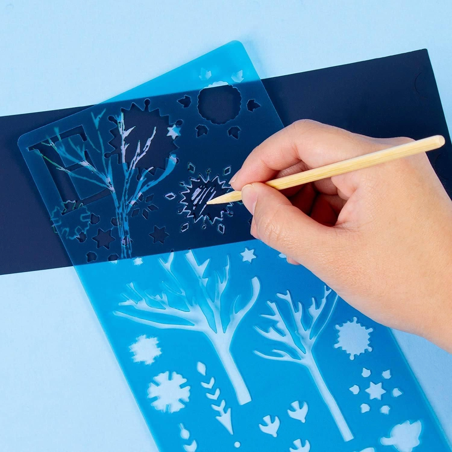 Make It Real 4324 Disney Frozen 2 Scratchart Light Projector