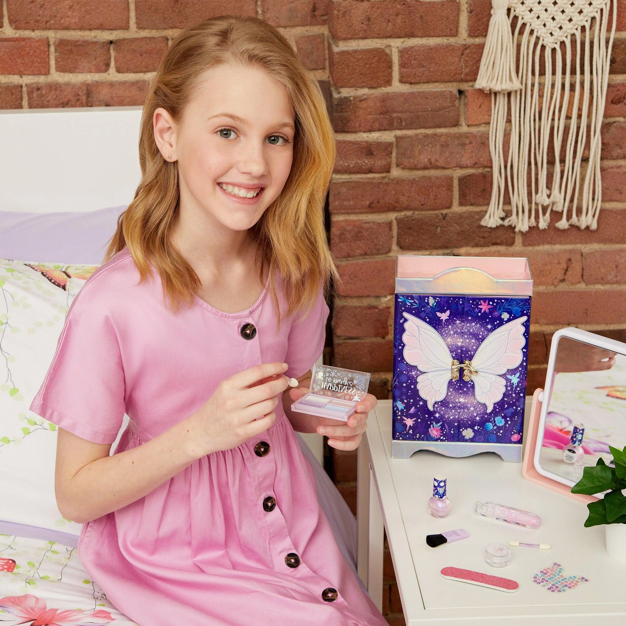 Make it Real Fairy Garden Wardrobe Cosmetic Set