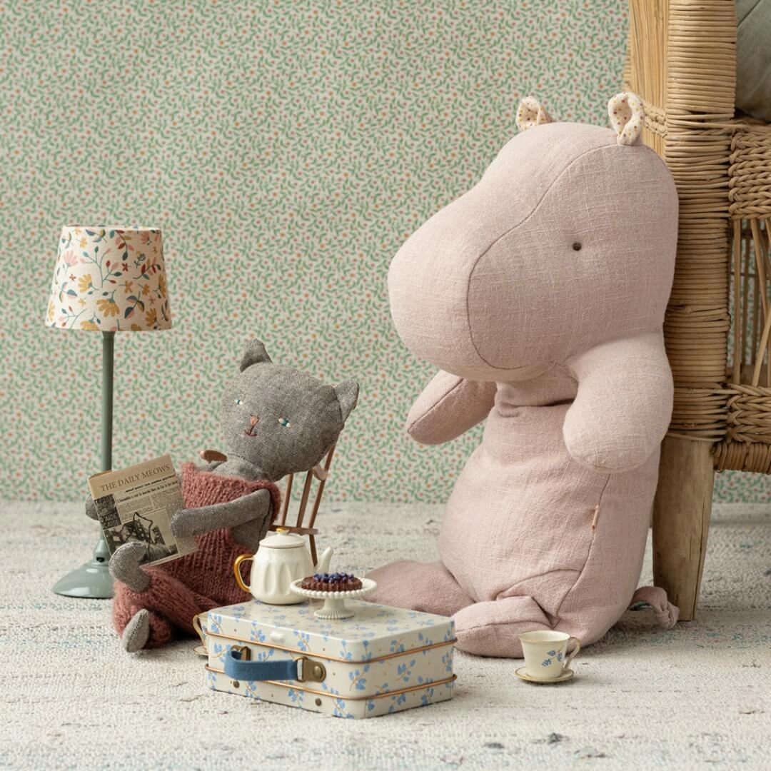 Medium Hippo - Light Rose