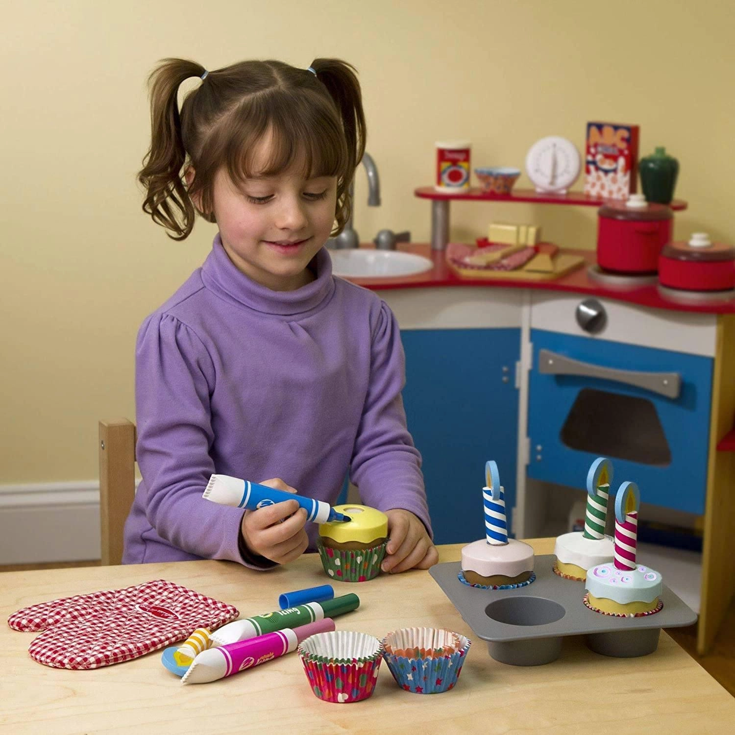Melissa & Doug 14019 Wooden Cupcake Set