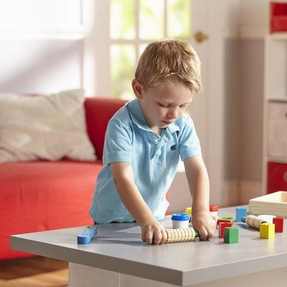 Melissa & Doug Shape Model & Mould Modelling Dough Kit