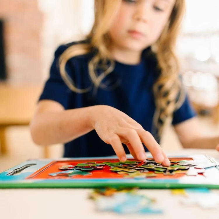 Melissa & Doug Take Along Magnetic Jigsaw Puzzles - On The Farm