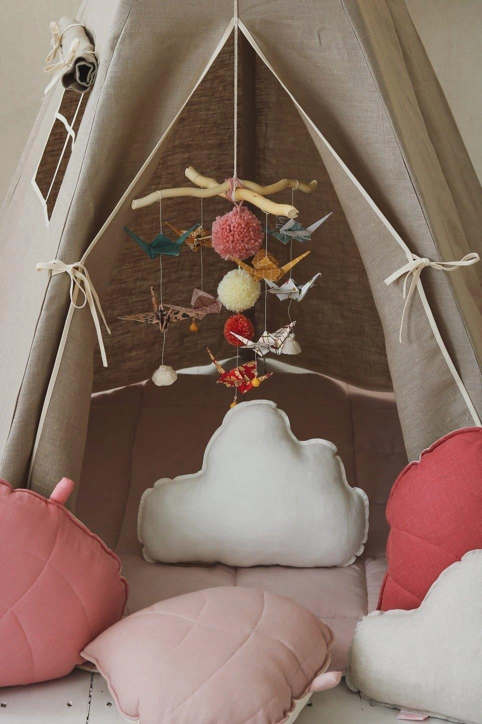 Natural Linen Teepee Tent and "White and Grey" Leaf Mat Set