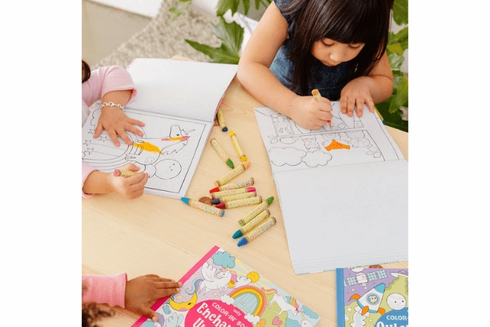 Ooly Brilliant Bee Crayons (Set of 12)
