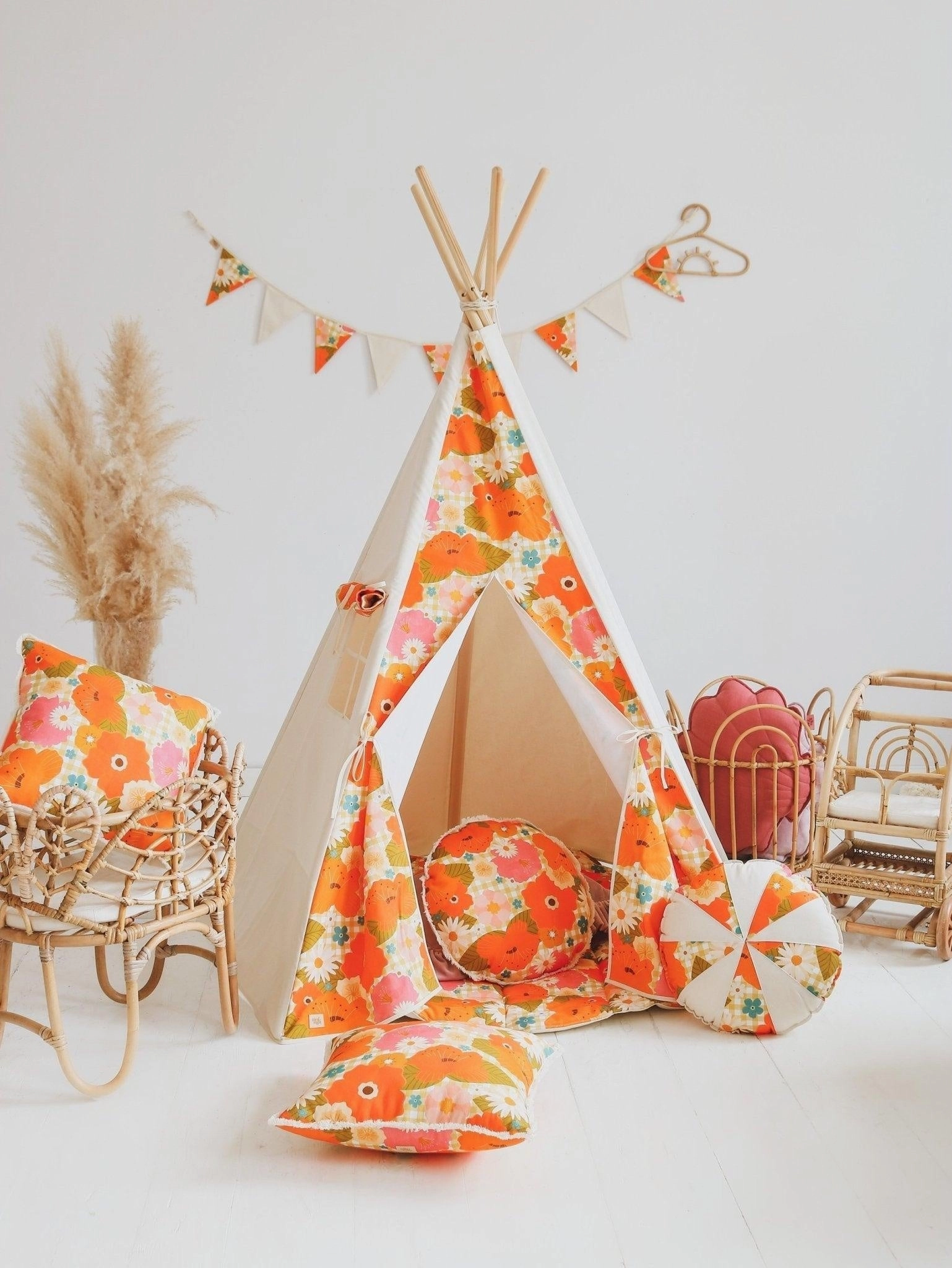 Picnic with Flowers Teepee Tent