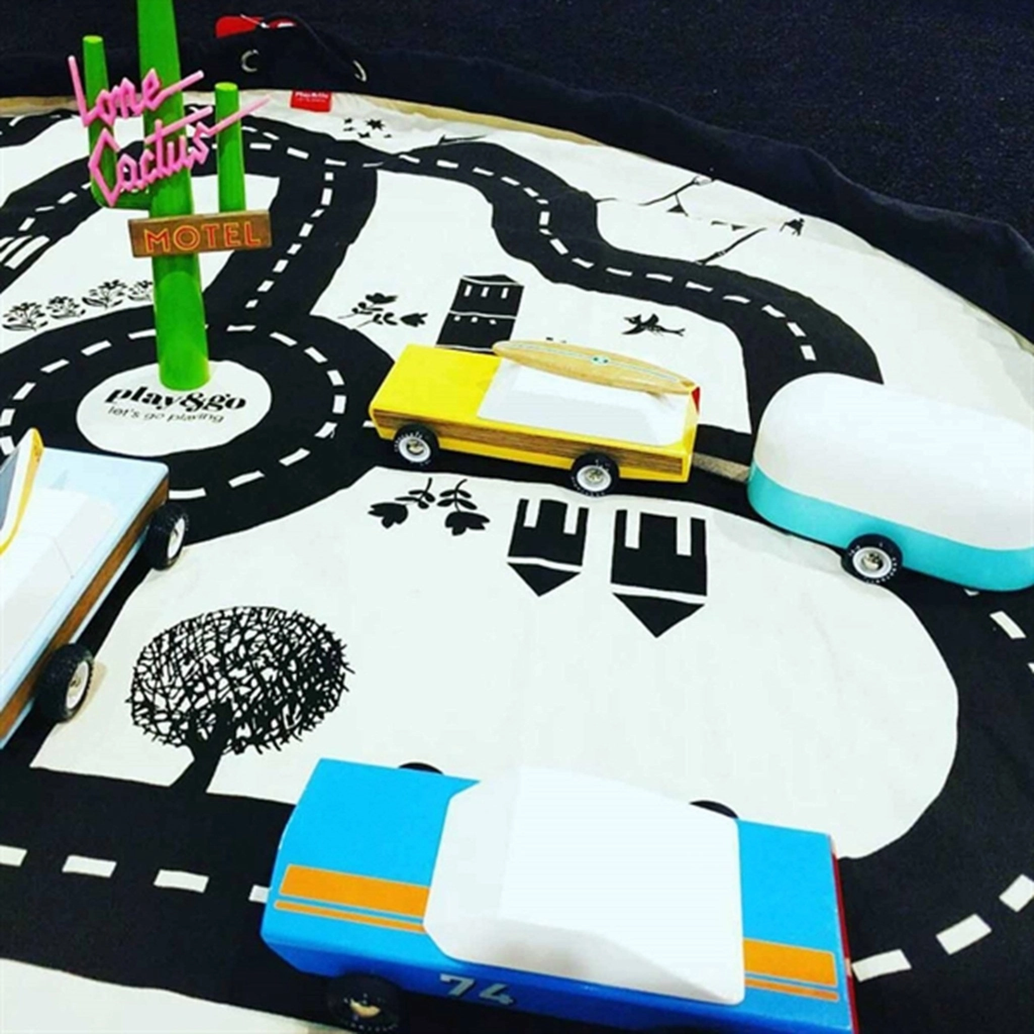 Play&Go 2-in-1 Play Mat Roadmap/Thunderbolt