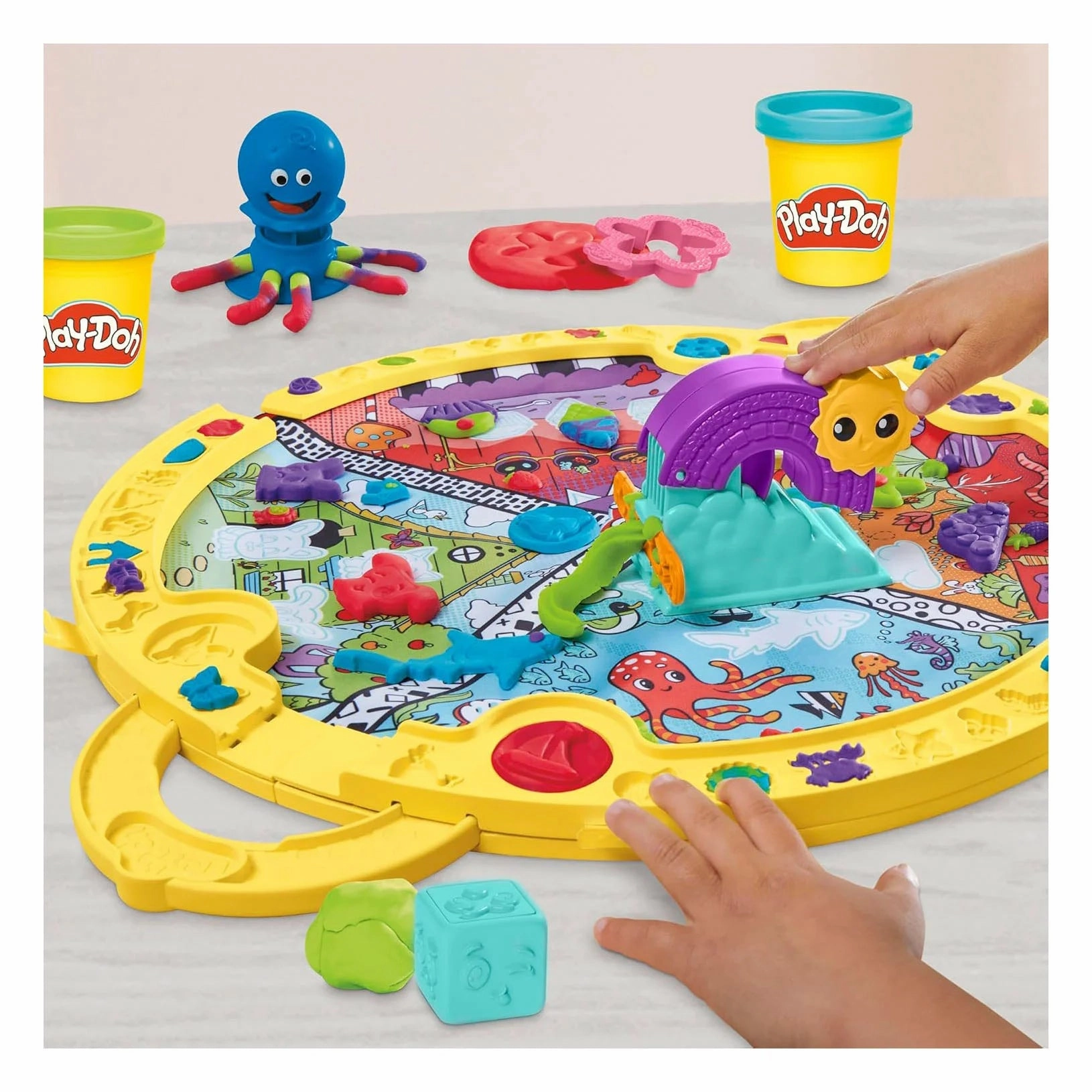 Play-Doh Fold & Go Playmat