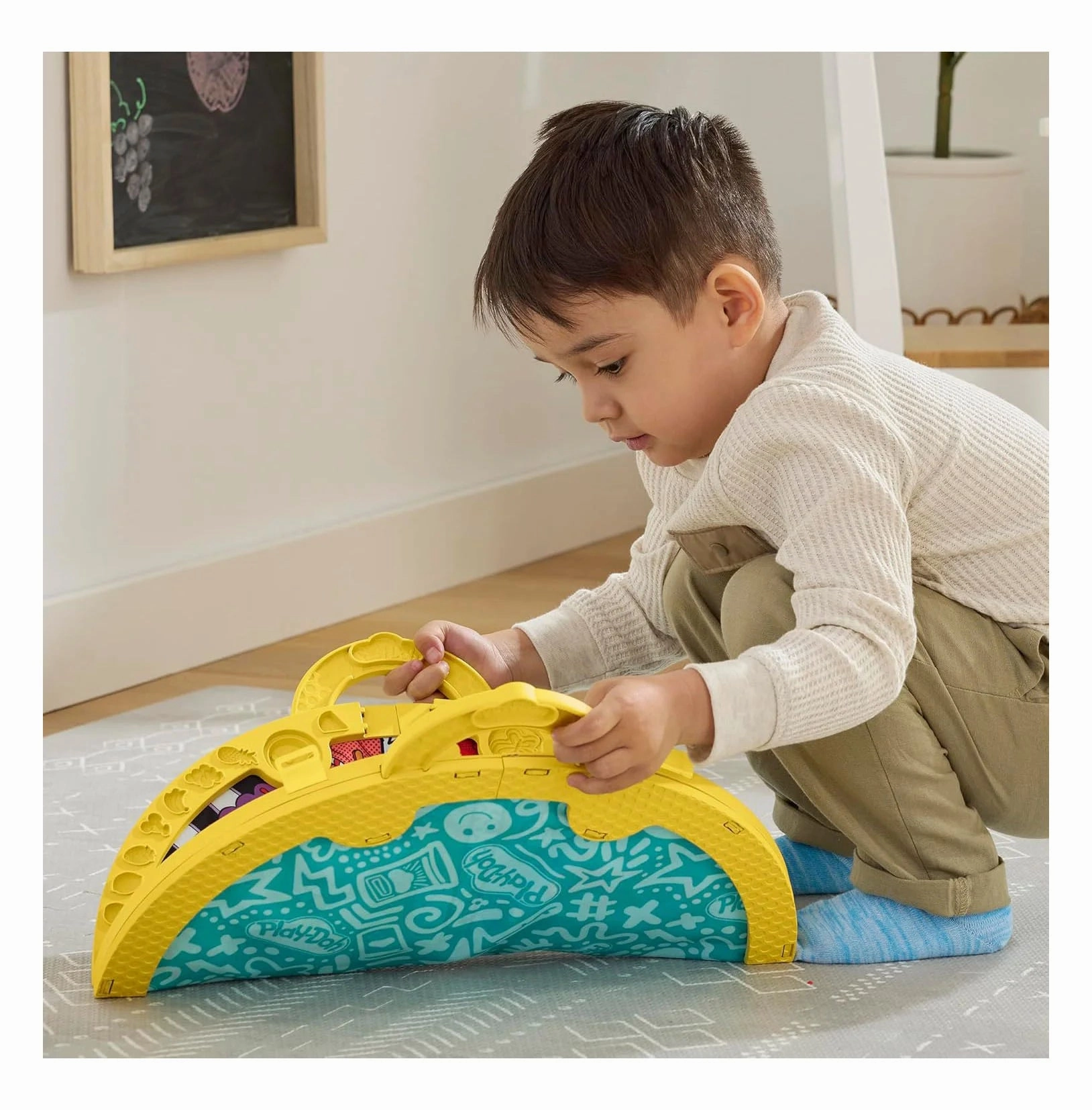 Play-Doh Fold & Go Playmat