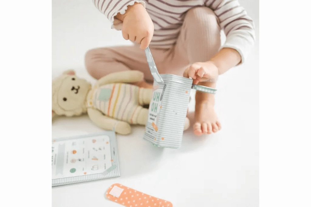 Pretend Play Bandages & Bandaid Tin
