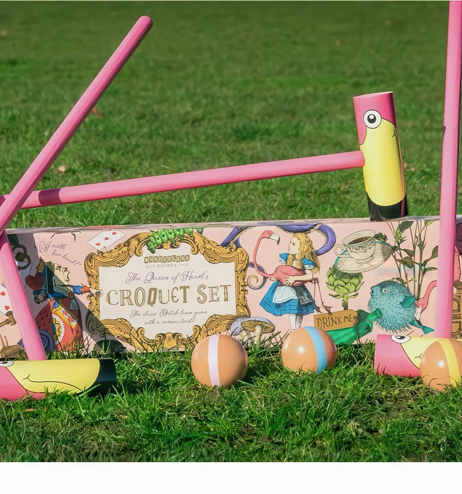 Queen of Hearts Flamingo Luxury Croquet Set