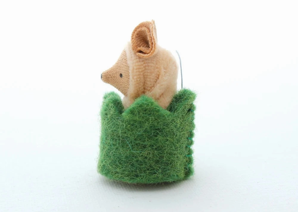 Sale Fairyshadow Little Critter in a Hedge Cozy, Tan Mouse