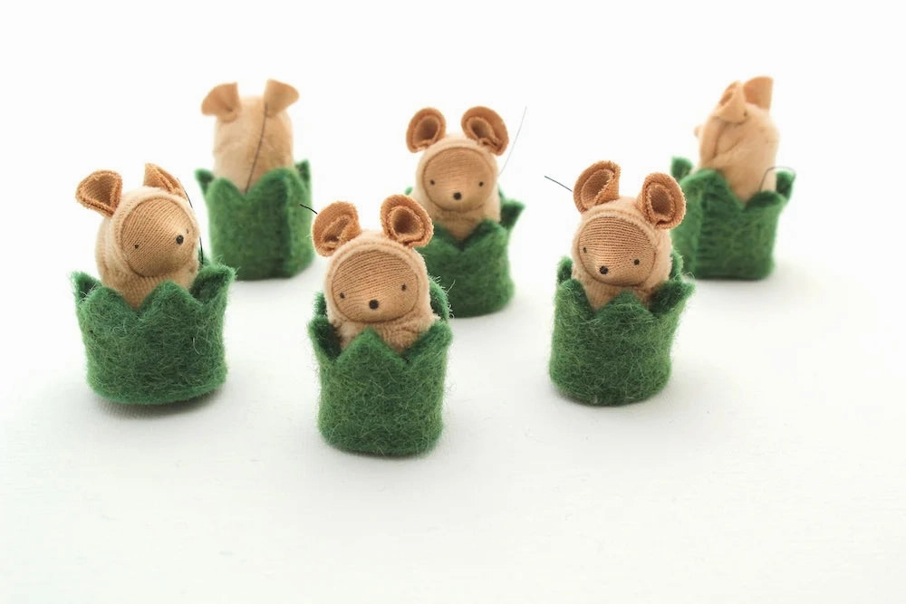 Sale Fairyshadow Little Critter in a Hedge Cozy, Tan Mouse