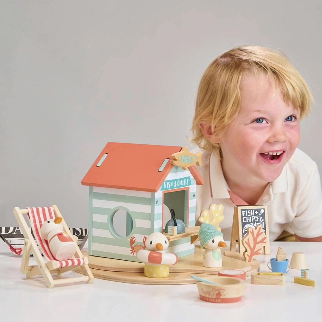 Sandy's Wooden Beach Hut