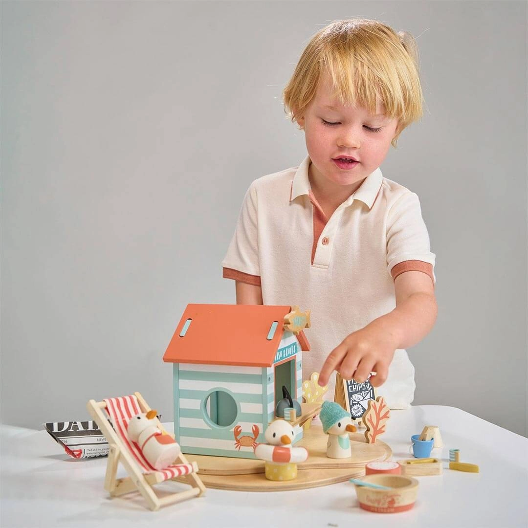 Sandy's Wooden Beach Hut