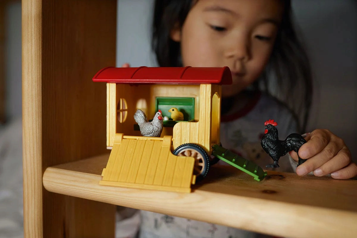 Schleich 42572 Mobile Chicken Coop