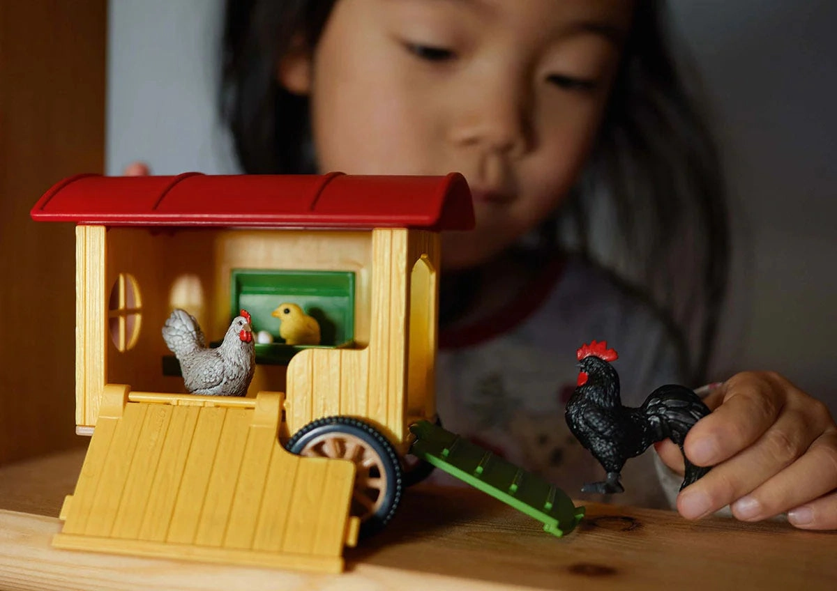 Schleich 42572 Mobile Chicken Coop