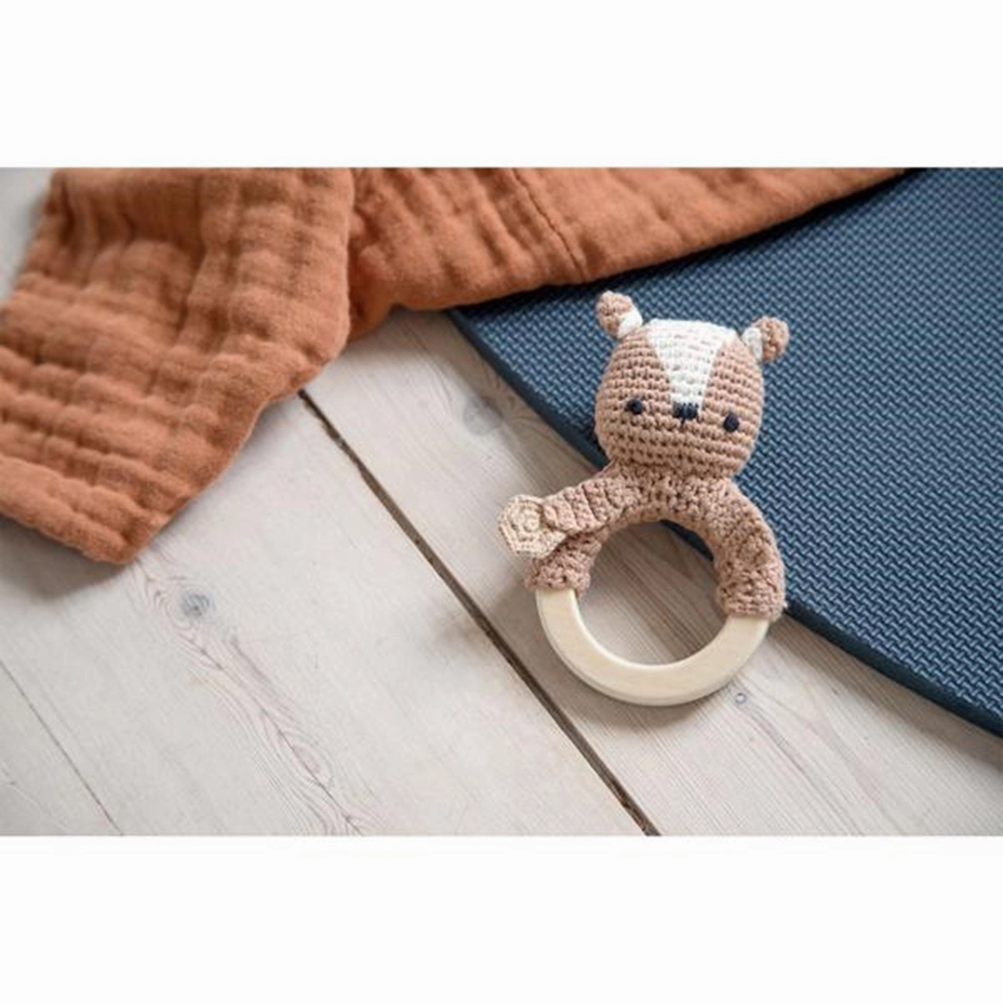 Sebra Knitted Rattle Milo The Bear Twig Brown