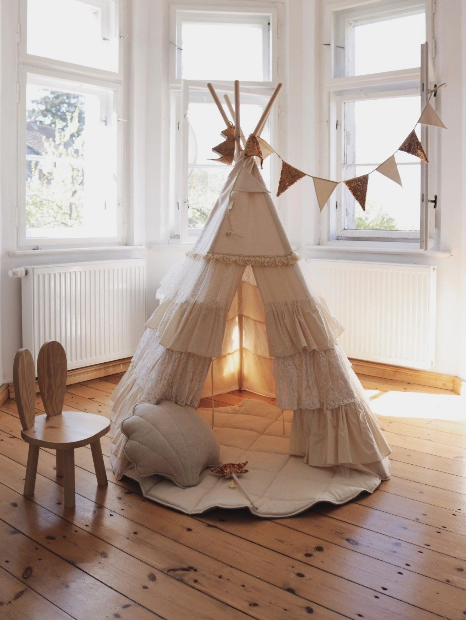 Shabby Chic Teepee Tent with Frills