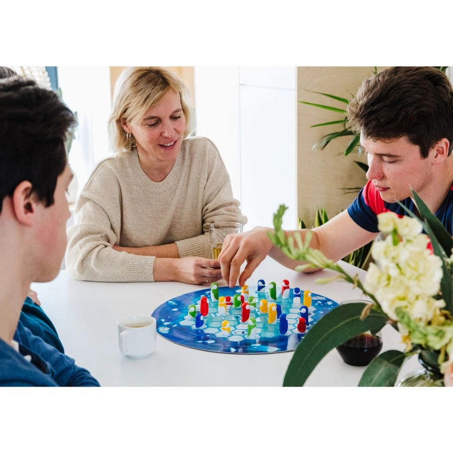 Smart Games - Penguins Huddle Up Board Game