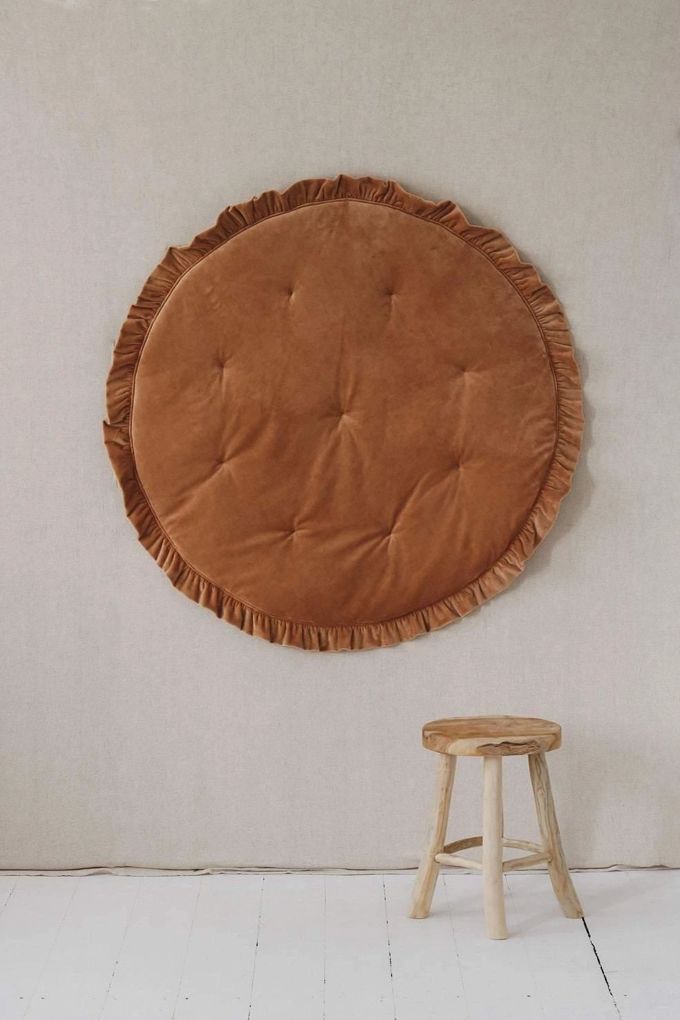 Soft Velvet Caramel Mat with Frill