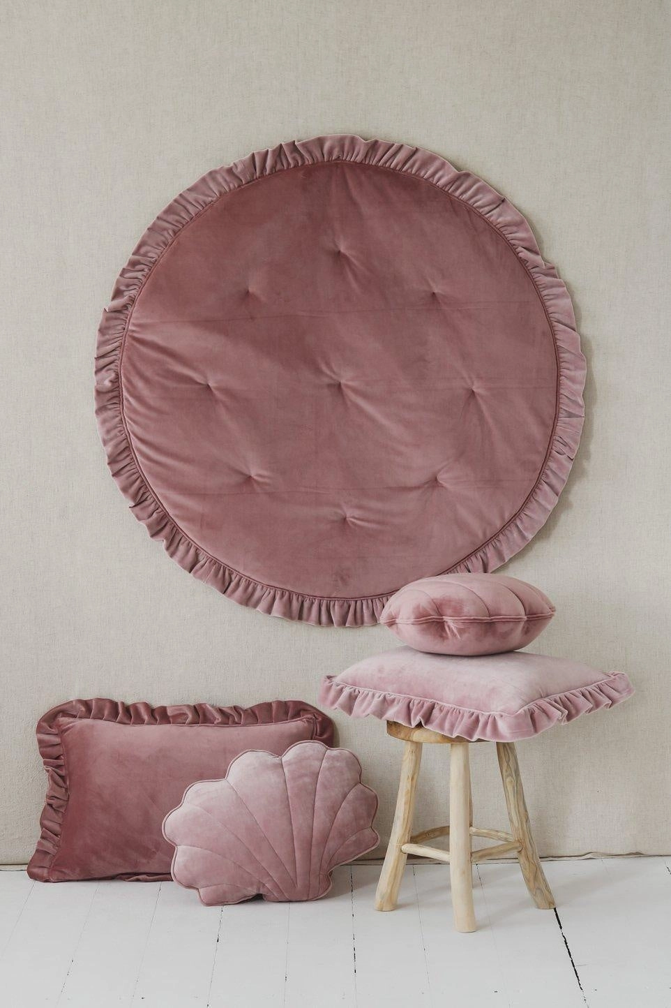 Soft Velvet Dirty Pink Mat with Frill