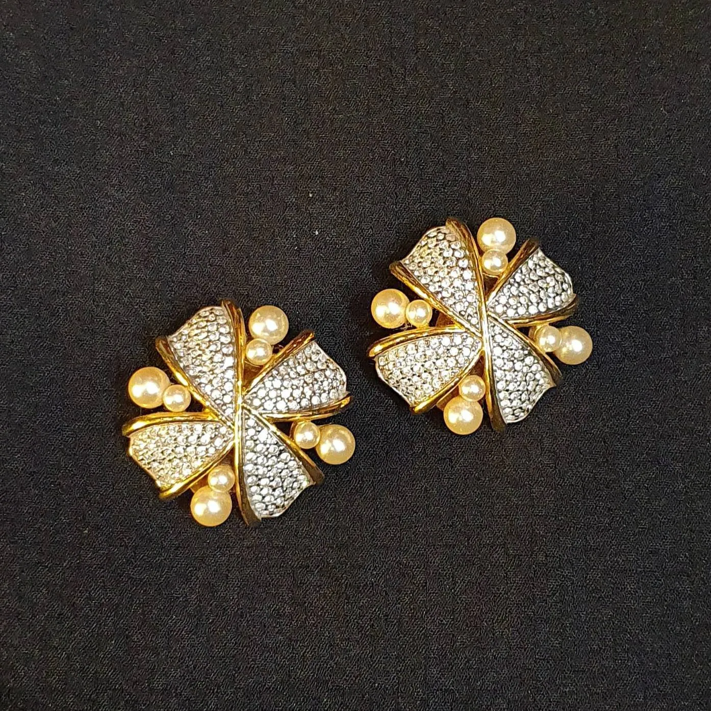 Swarovski pearl and crystals clip on earrings