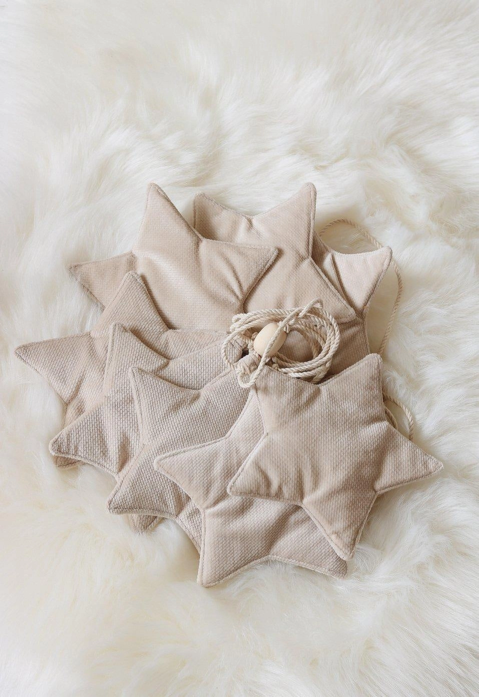 Velvet Cream Dust Garland with Stars
